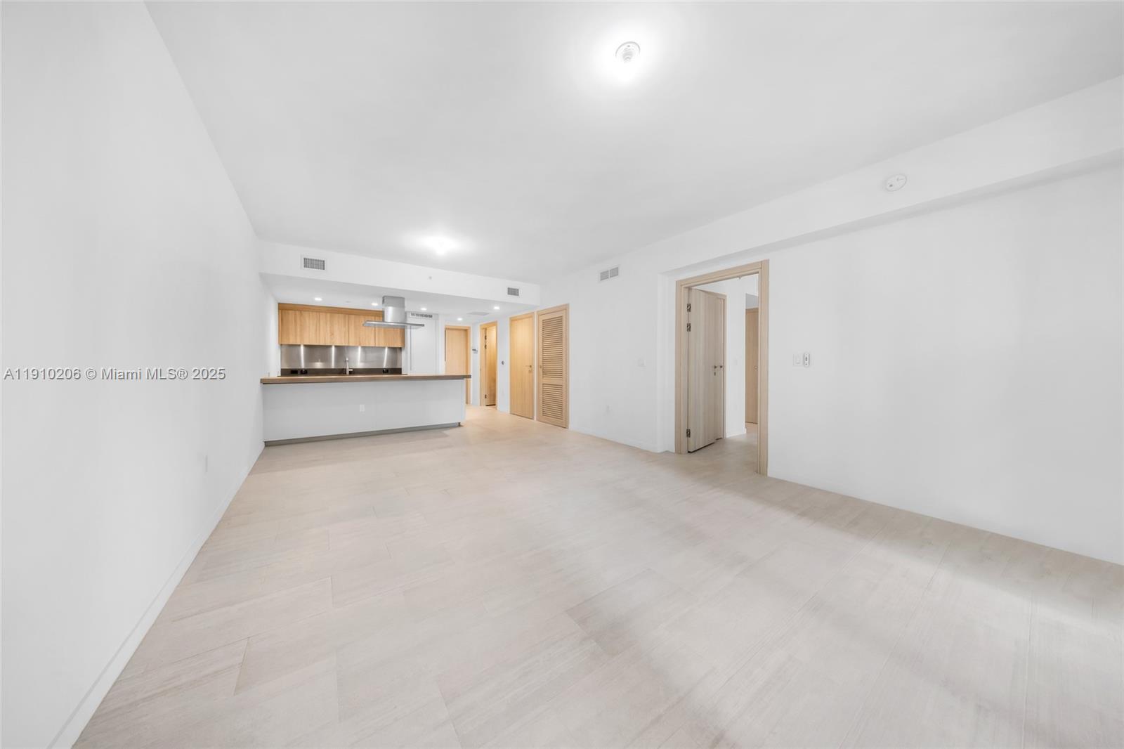 1000 Brickell Plz #3103, Miami FL 33131
