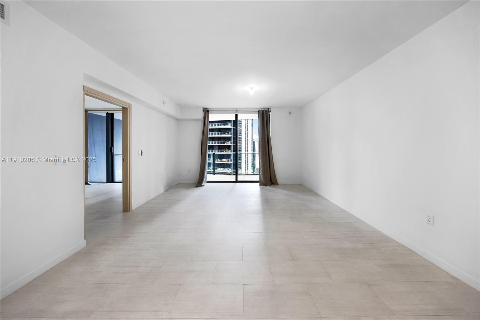 1000 Brickell Plz #3103, Miami FL 33131