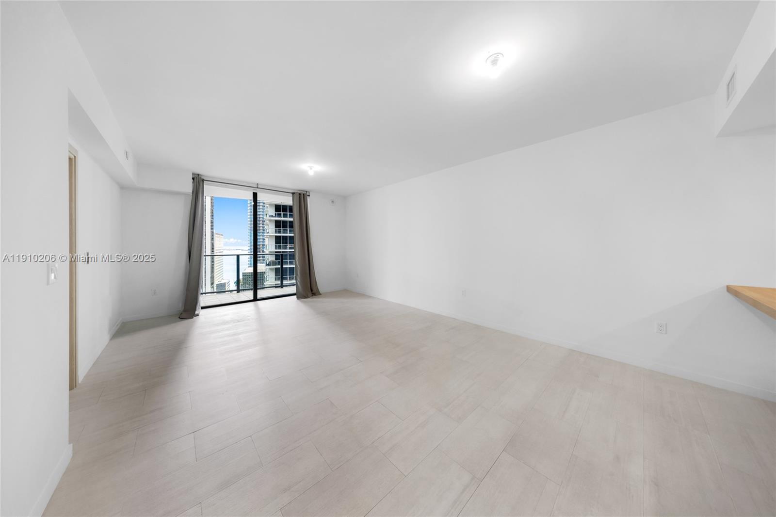 1000 Brickell Plz #3103, Miami FL 33131