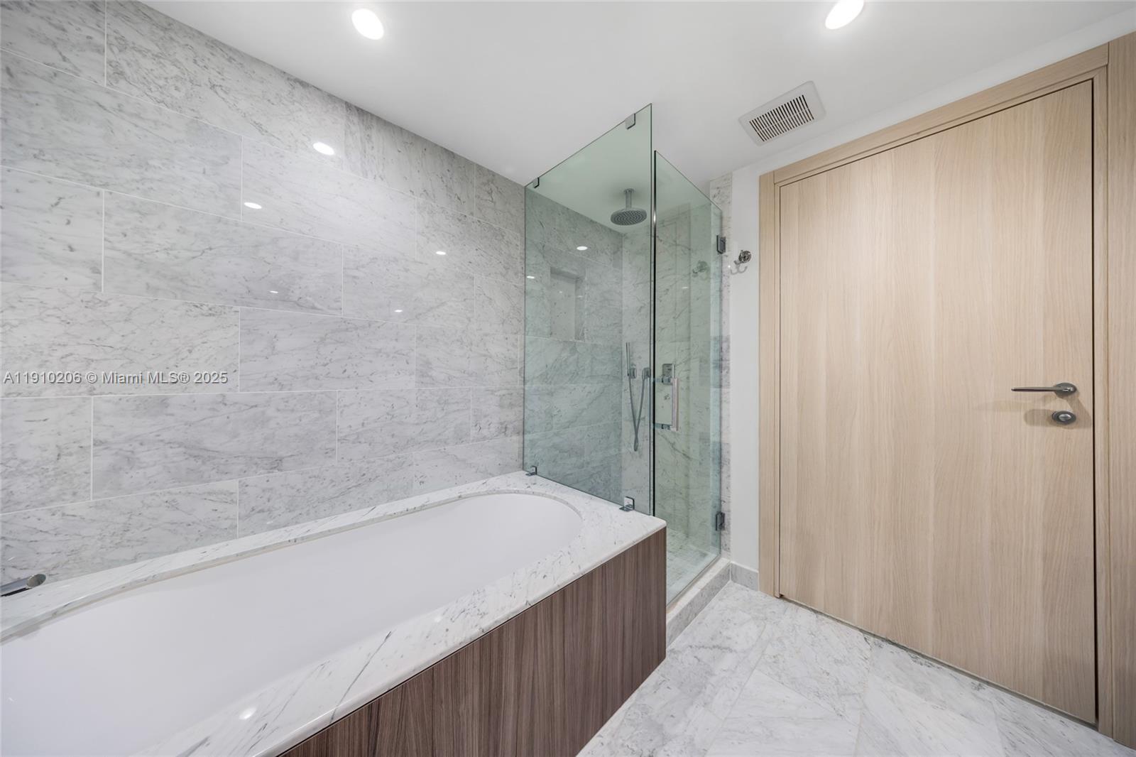 1000 Brickell Plz #3103, Miami FL 33131