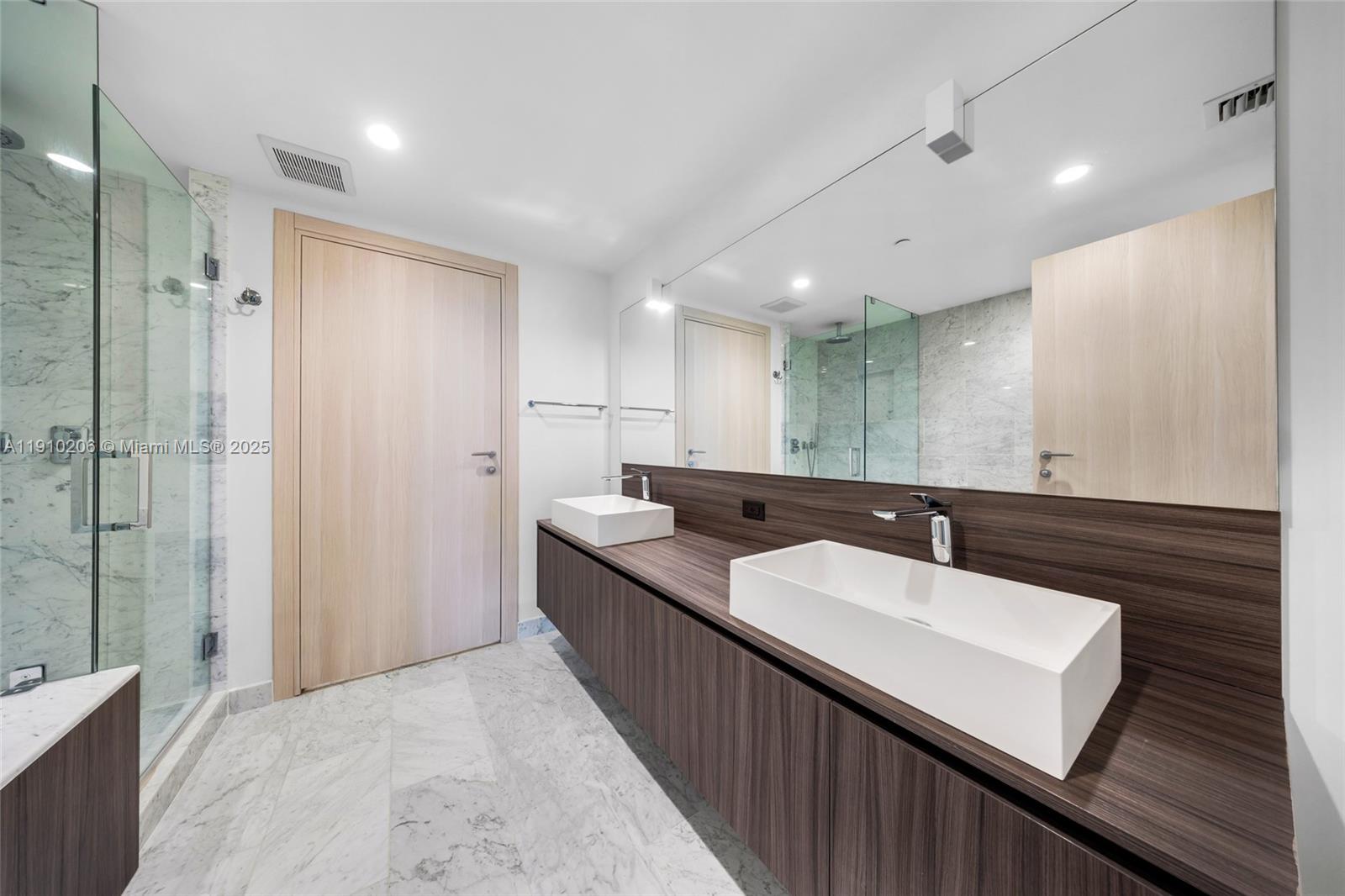 1000 Brickell Plz #3103, Miami FL 33131