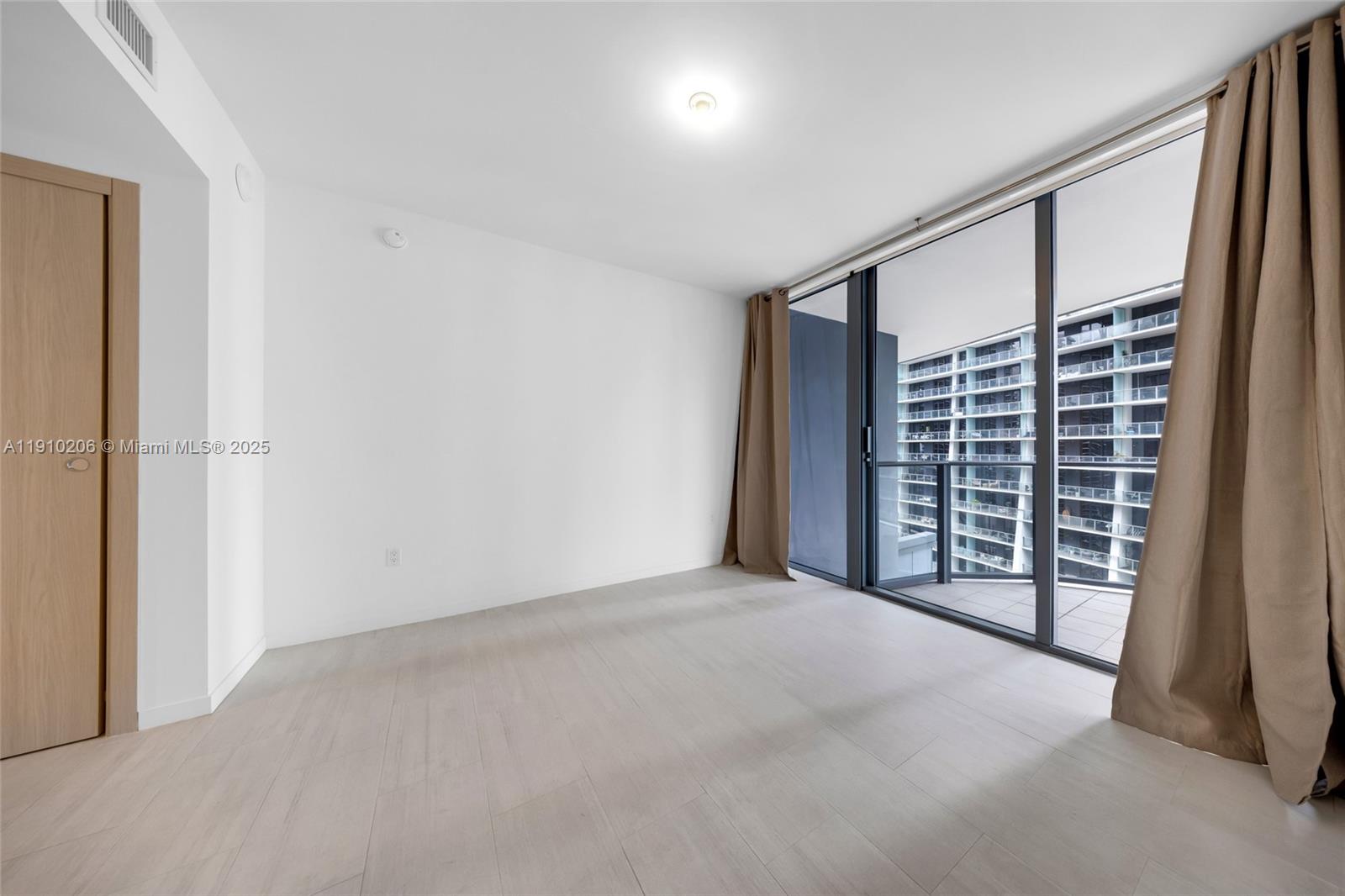 1000 Brickell Plz #3103, Miami FL 33131