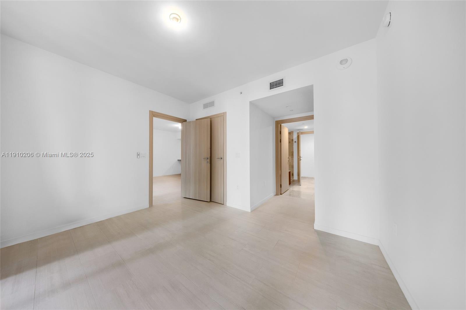 1000 Brickell Plz #3103, Miami FL 33131