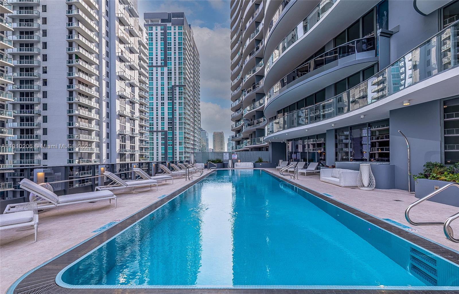 1000 Brickell Plz #3103, Miami FL 33131
