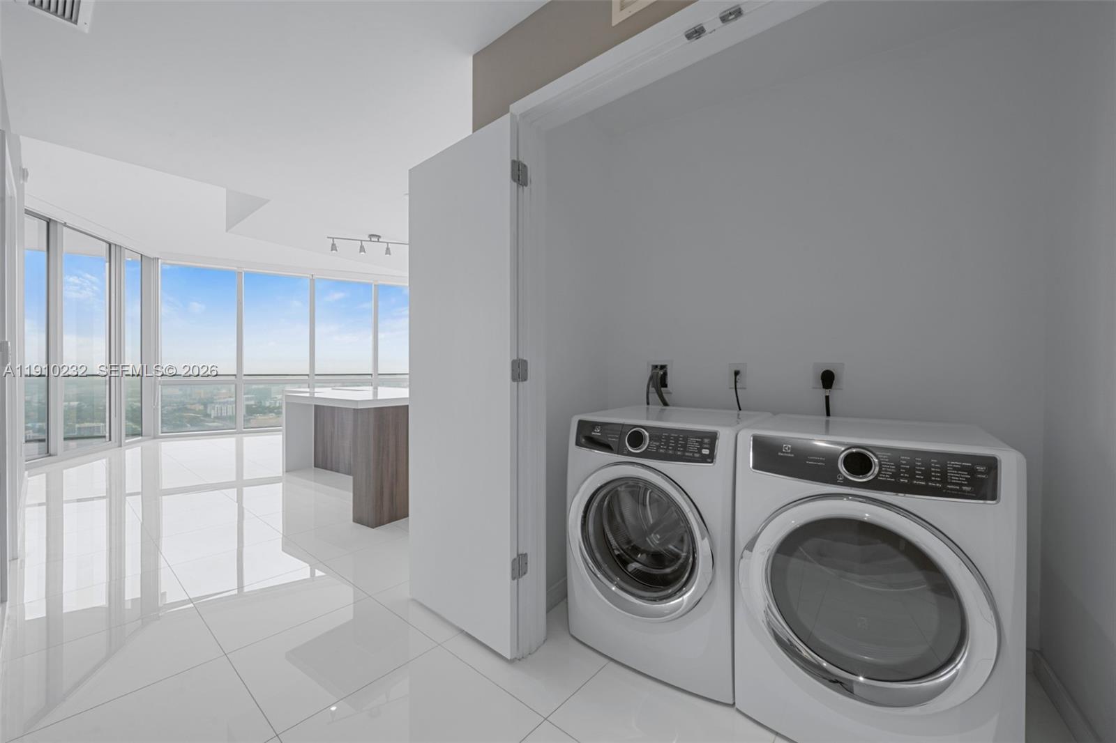 851 NE 1st Ave #4204, Miami FL 33132