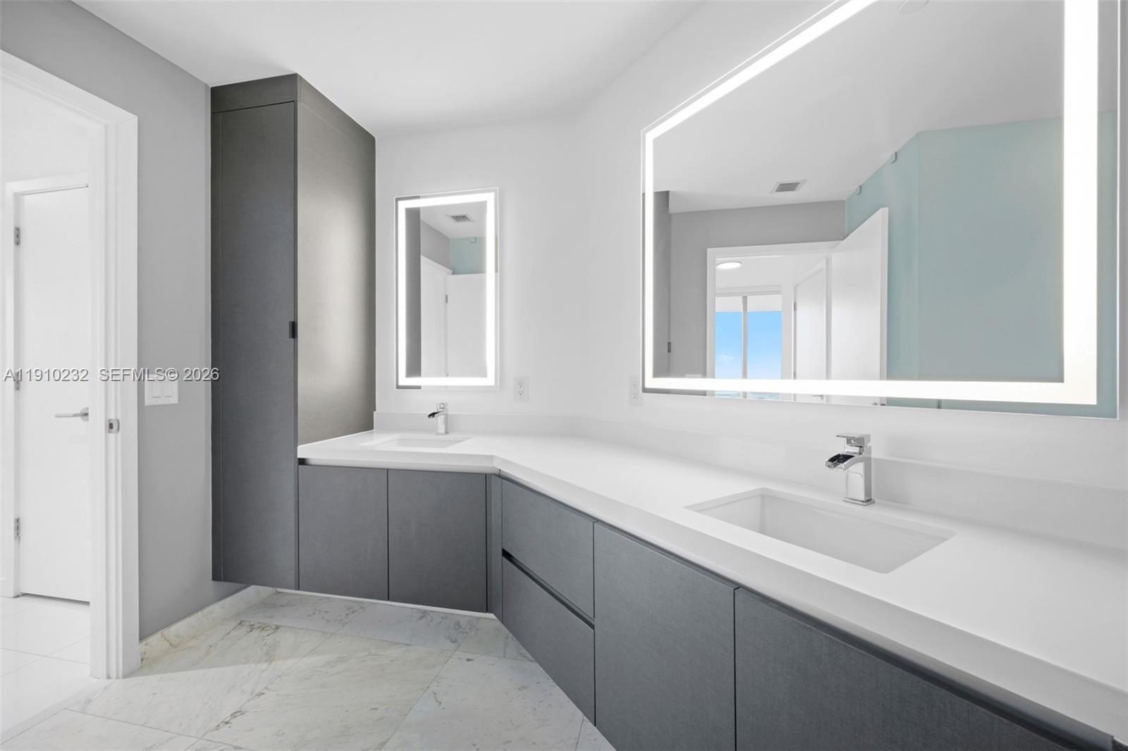851 NE 1st Ave #4204, Miami FL 33132