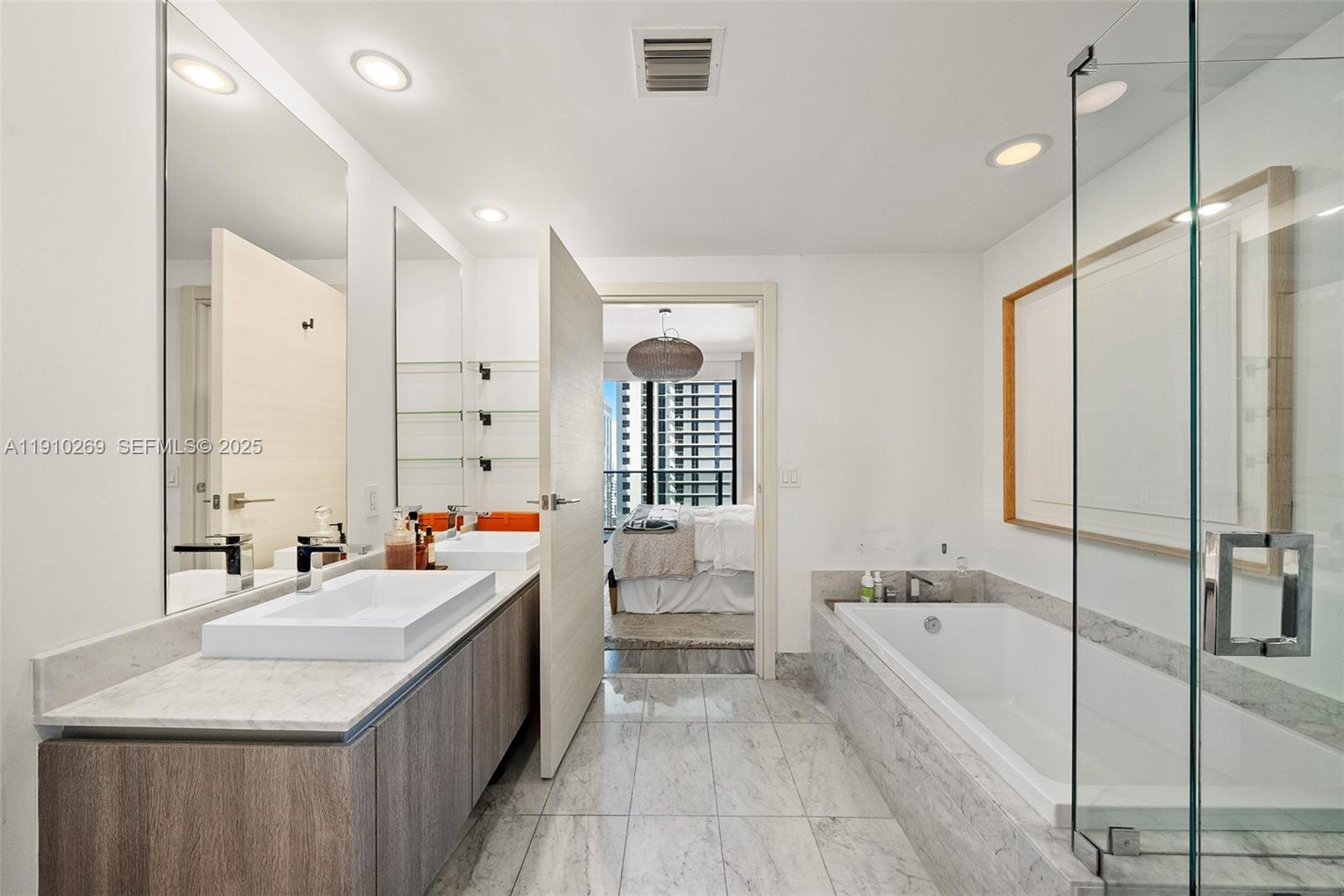 801 S Miami Ave #2110, Miami FL 33130