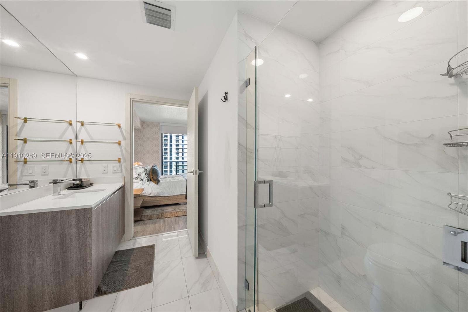 801 S Miami Ave #2110, Miami FL 33130