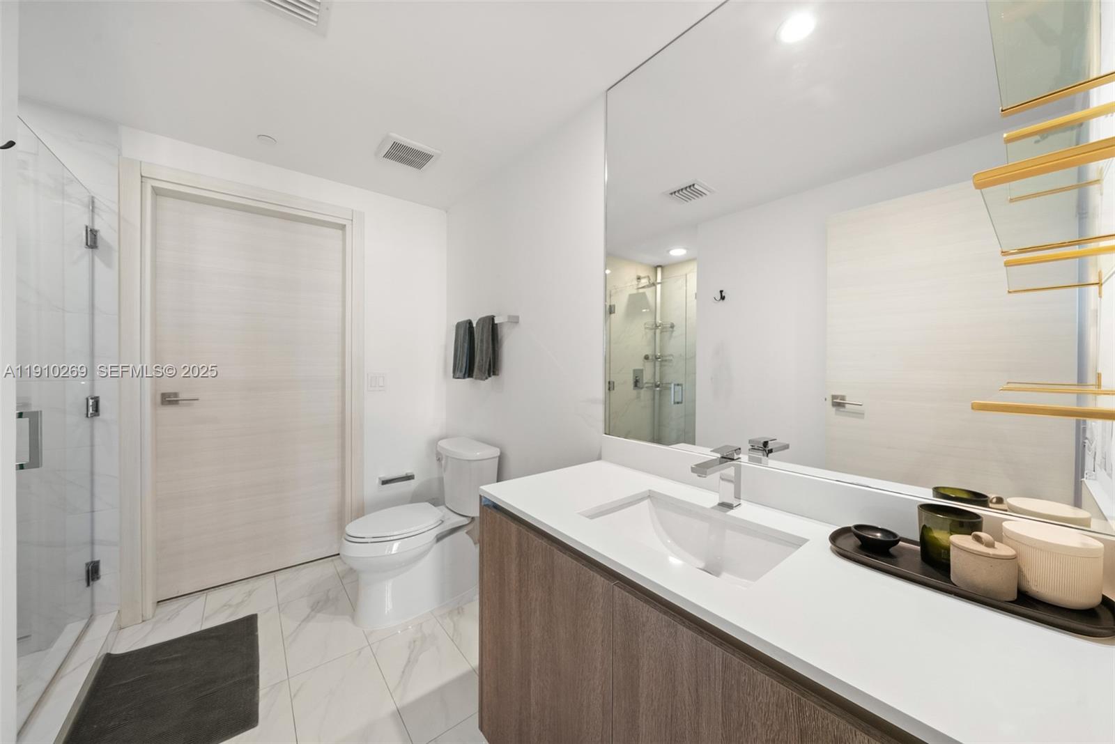 801 S Miami Ave #2110, Miami FL 33130