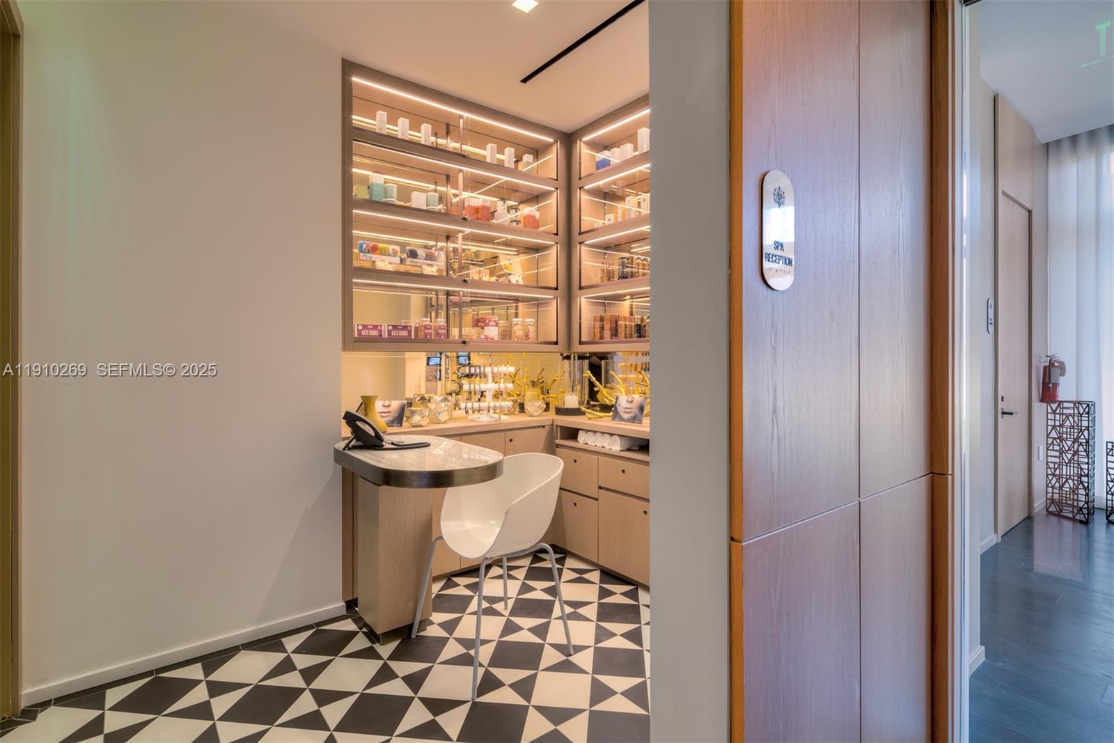 801 S Miami Ave #2110, Miami FL 33130