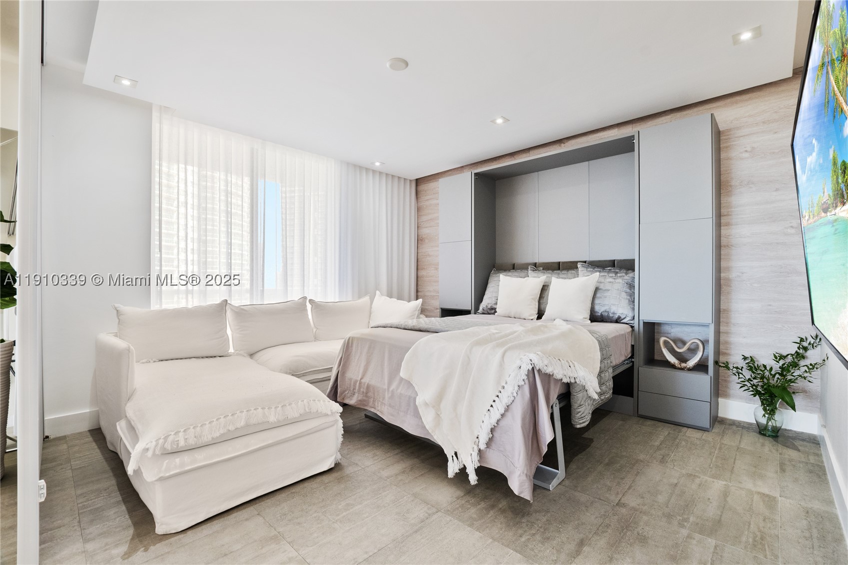20281 E Country Club Dr #808, Aventura FL 33180