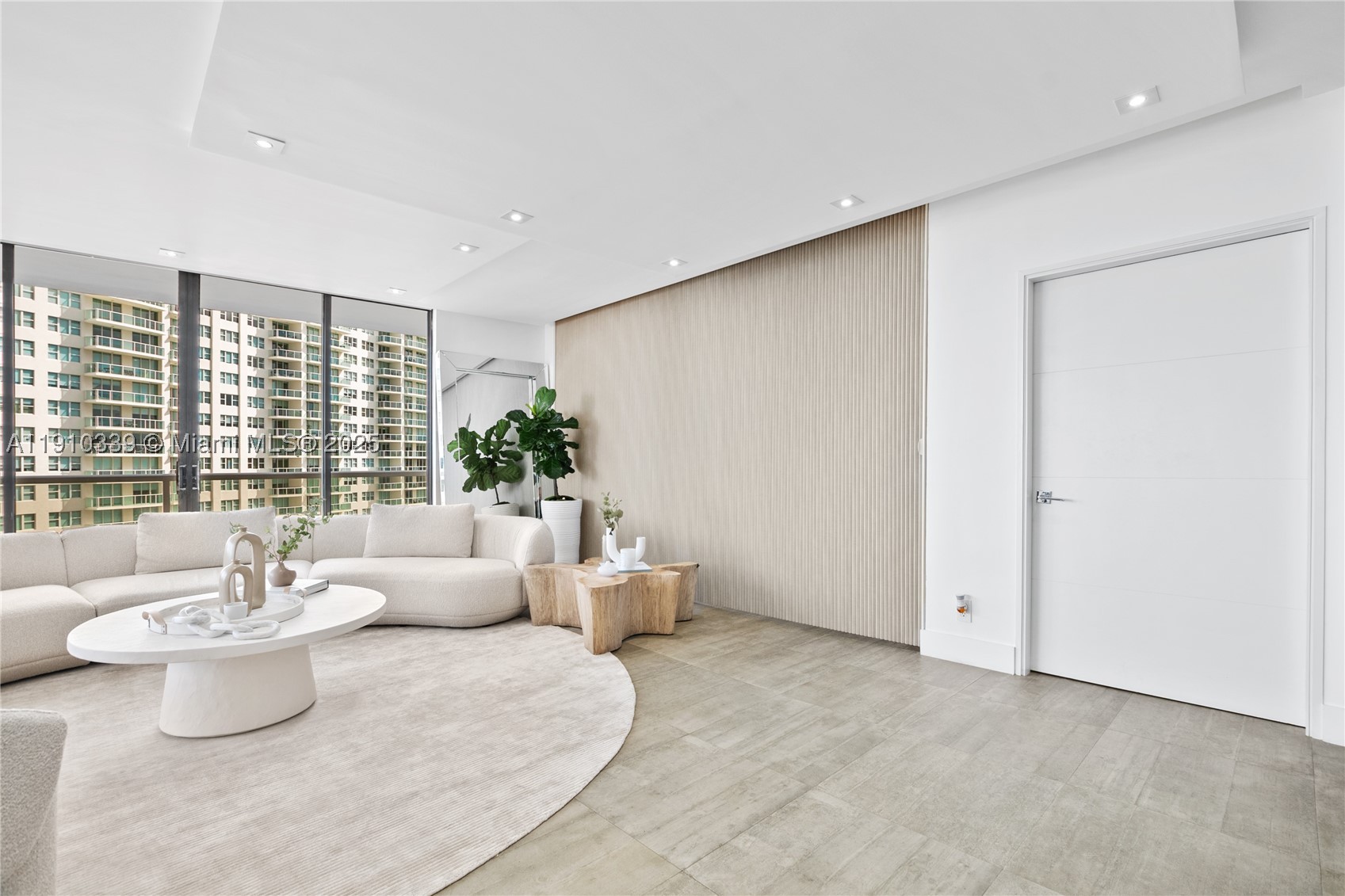 20281 E Country Club Dr #808, Aventura FL 33180