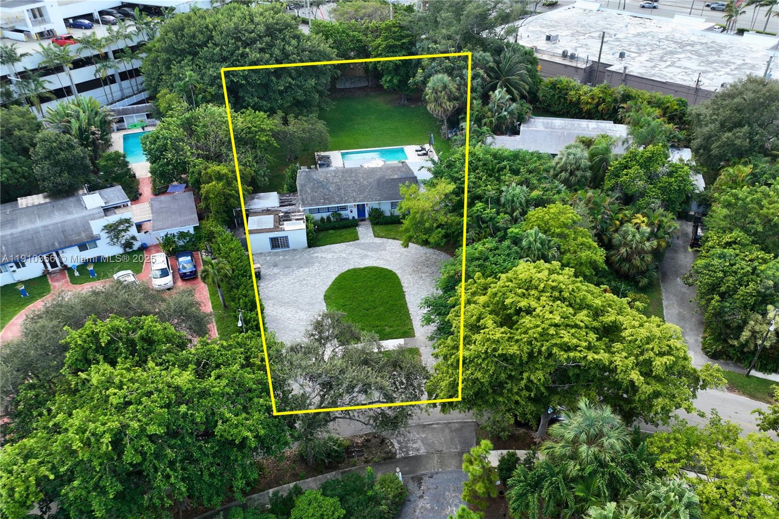 12500 Alamanda Dr, North Miami FL 33181