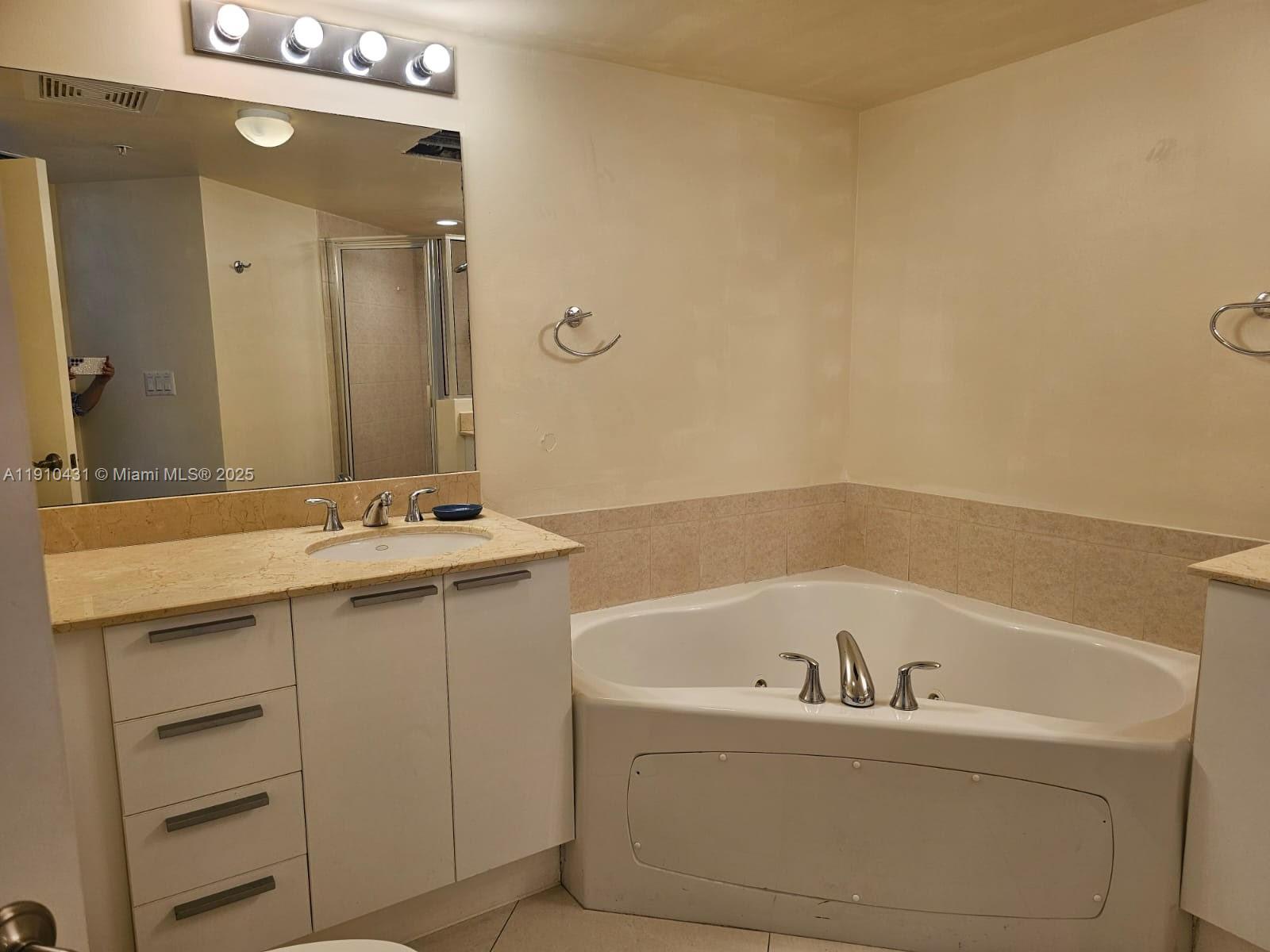 16699 Collins Ave #601, Sunny Isles Beach FL 33160