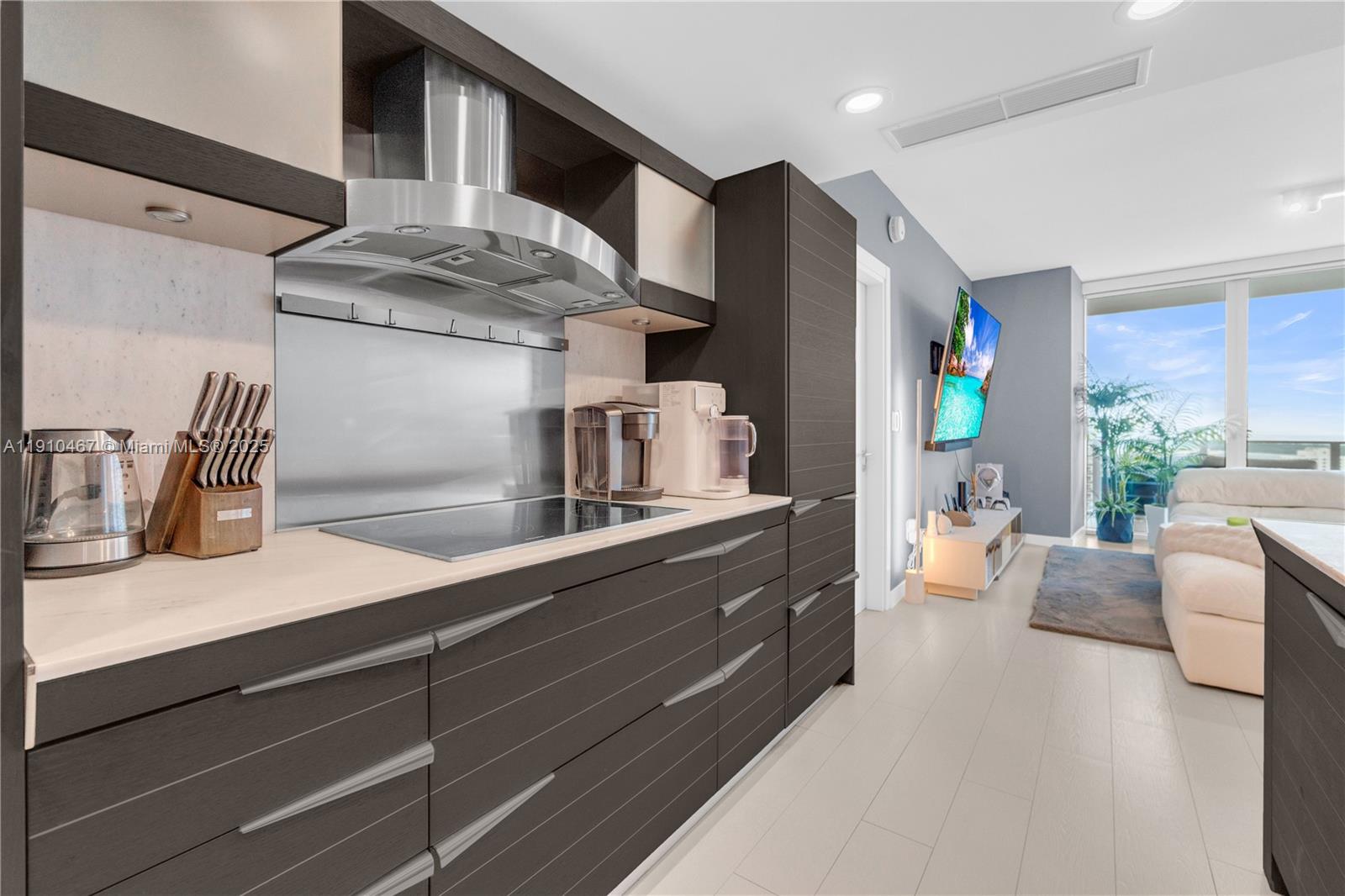 200 Biscayne Boulevard Way #3907, Miami FL 33131