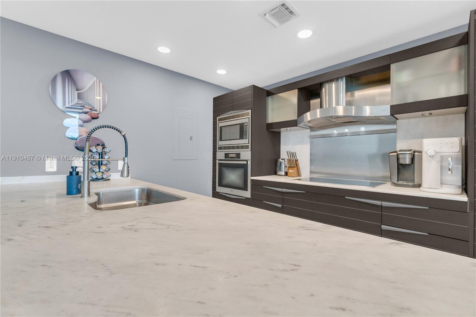 200 Biscayne Boulevard Way #3907, Miami FL 33131