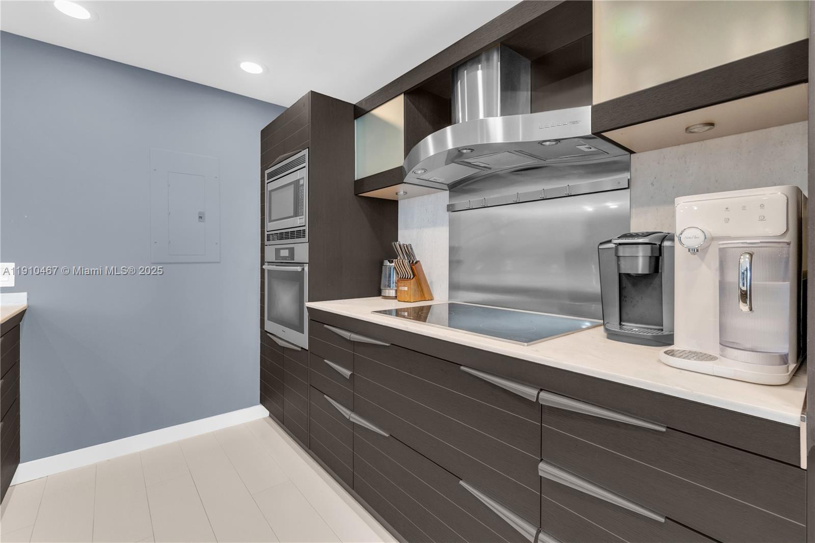 200 Biscayne Boulevard Way #3907, Miami FL 33131