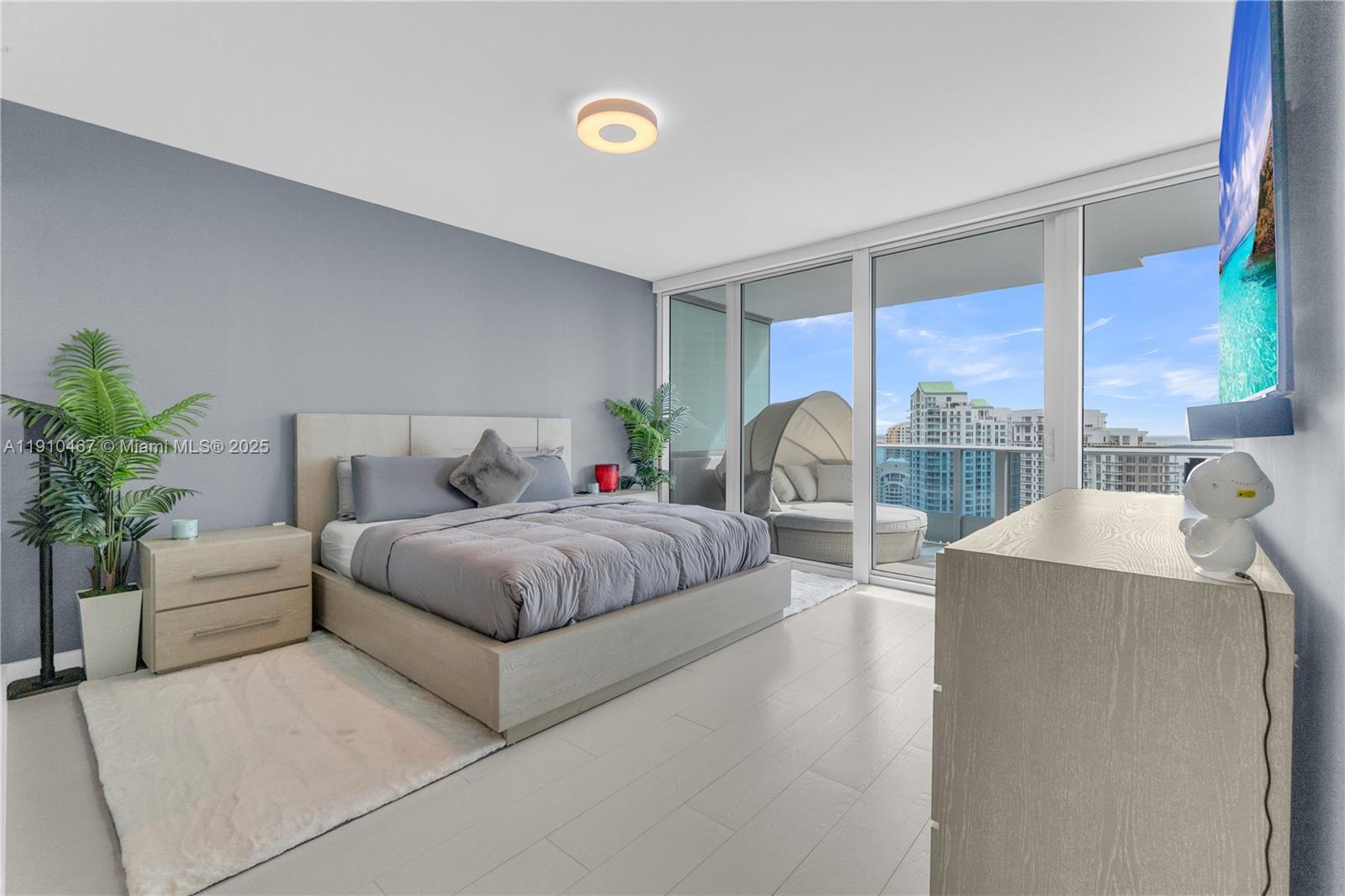 200 Biscayne Boulevard Way #3907, Miami FL 33131