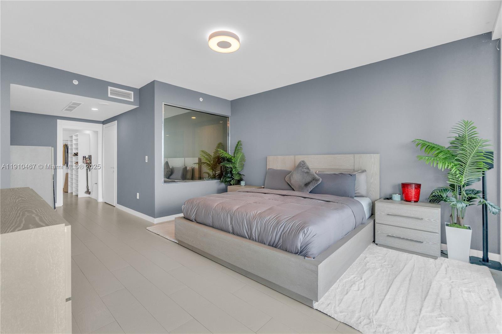 200 Biscayne Boulevard Way #3907, Miami FL 33131