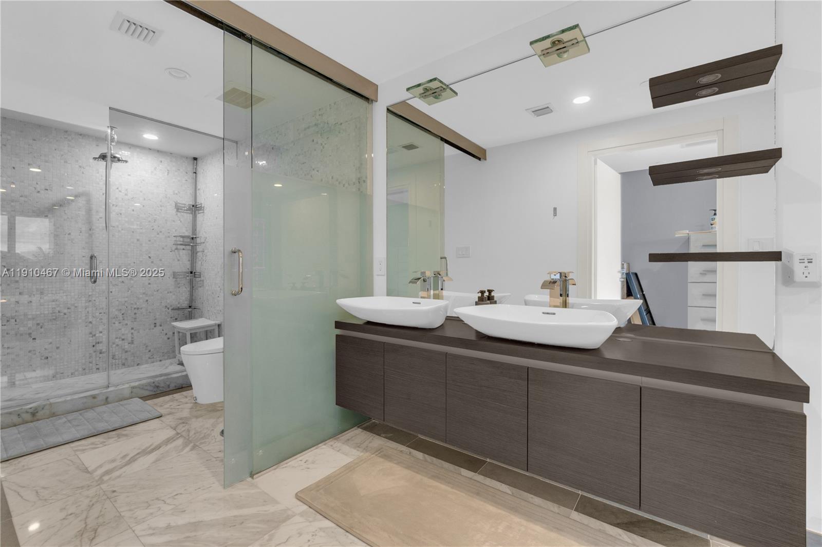 200 Biscayne Boulevard Way #3907, Miami FL 33131