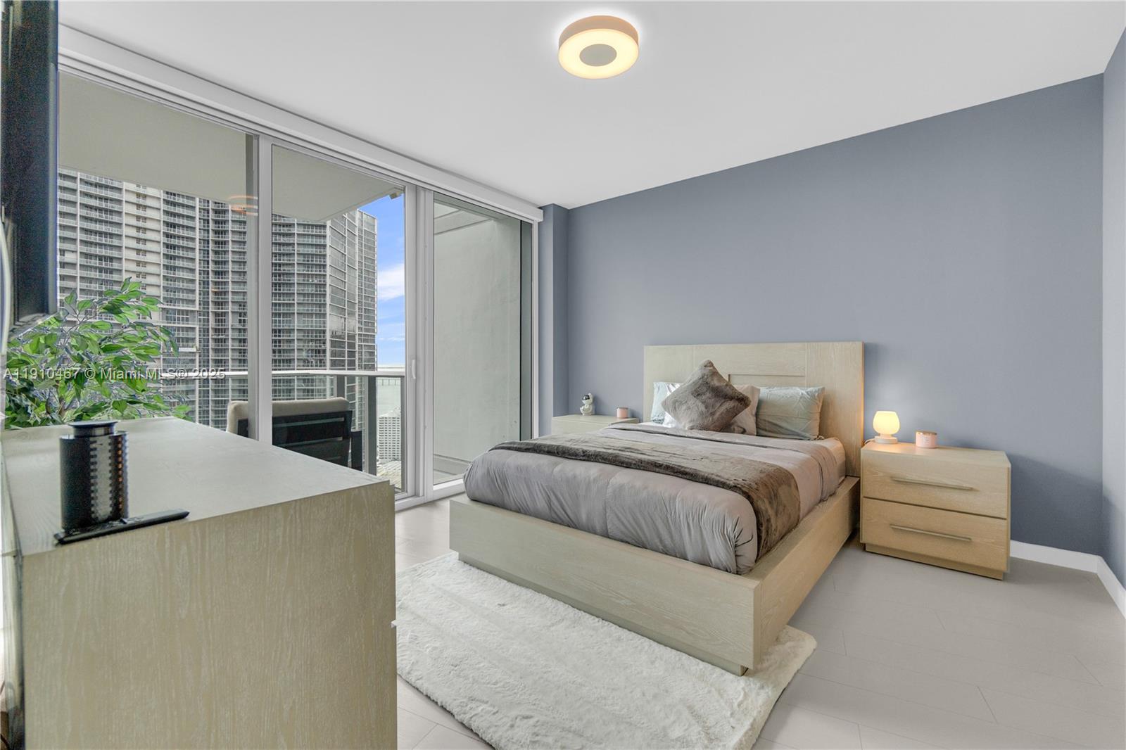 200 Biscayne Boulevard Way #3907, Miami FL 33131