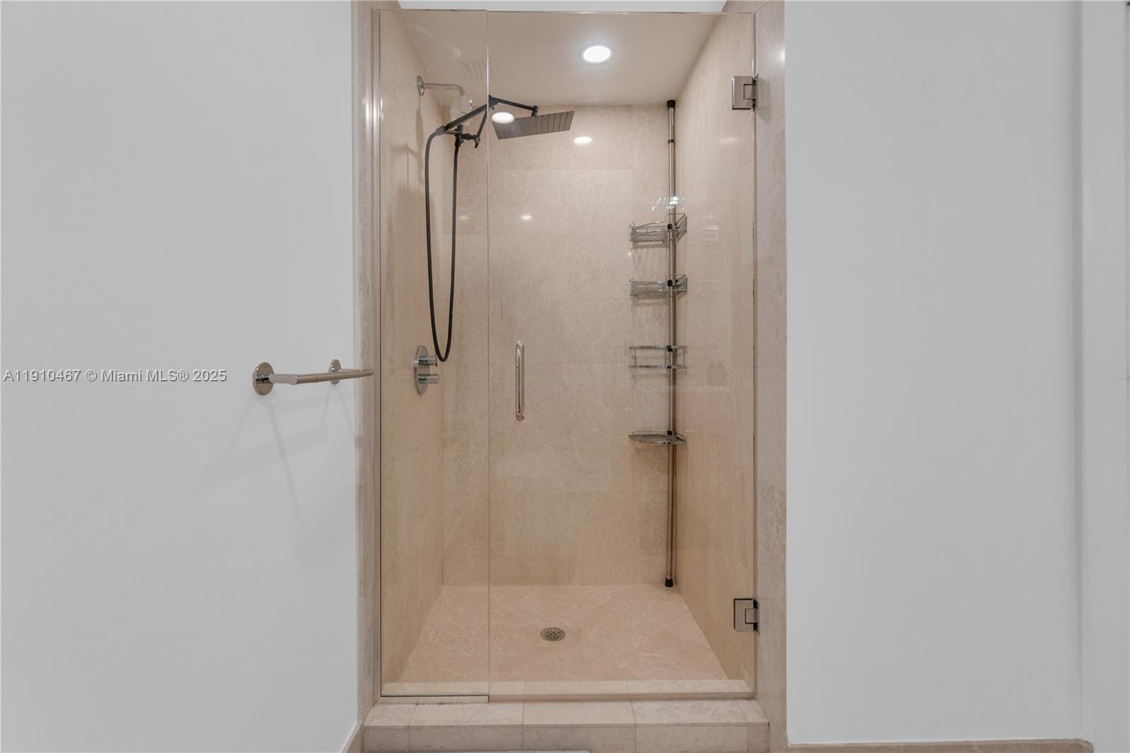 200 Biscayne Boulevard Way #3907, Miami FL 33131