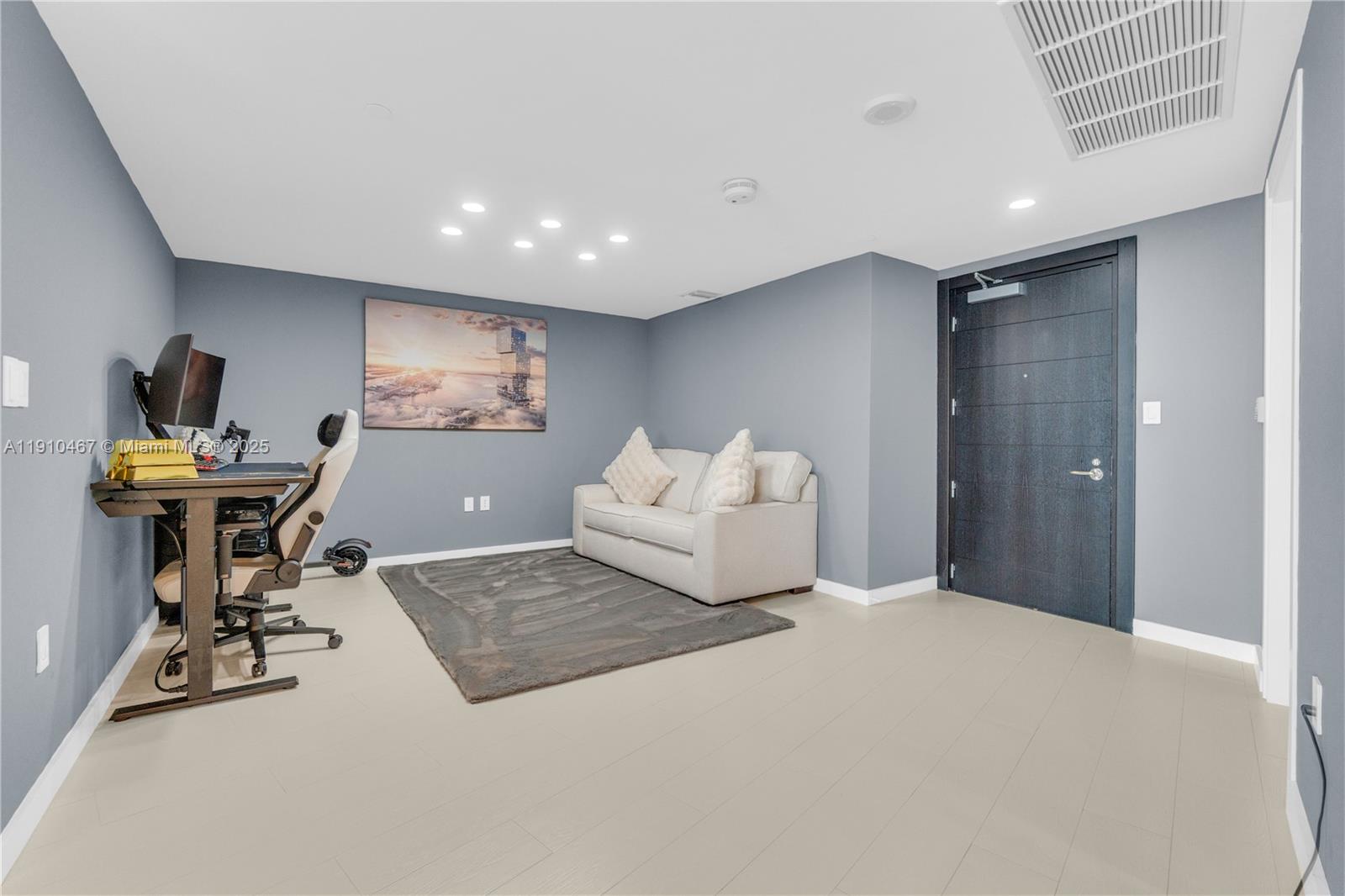 200 Biscayne Boulevard Way #3907, Miami FL 33131