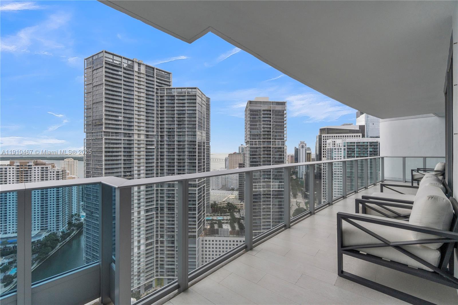 200 Biscayne Boulevard Way #3907, Miami FL 33131