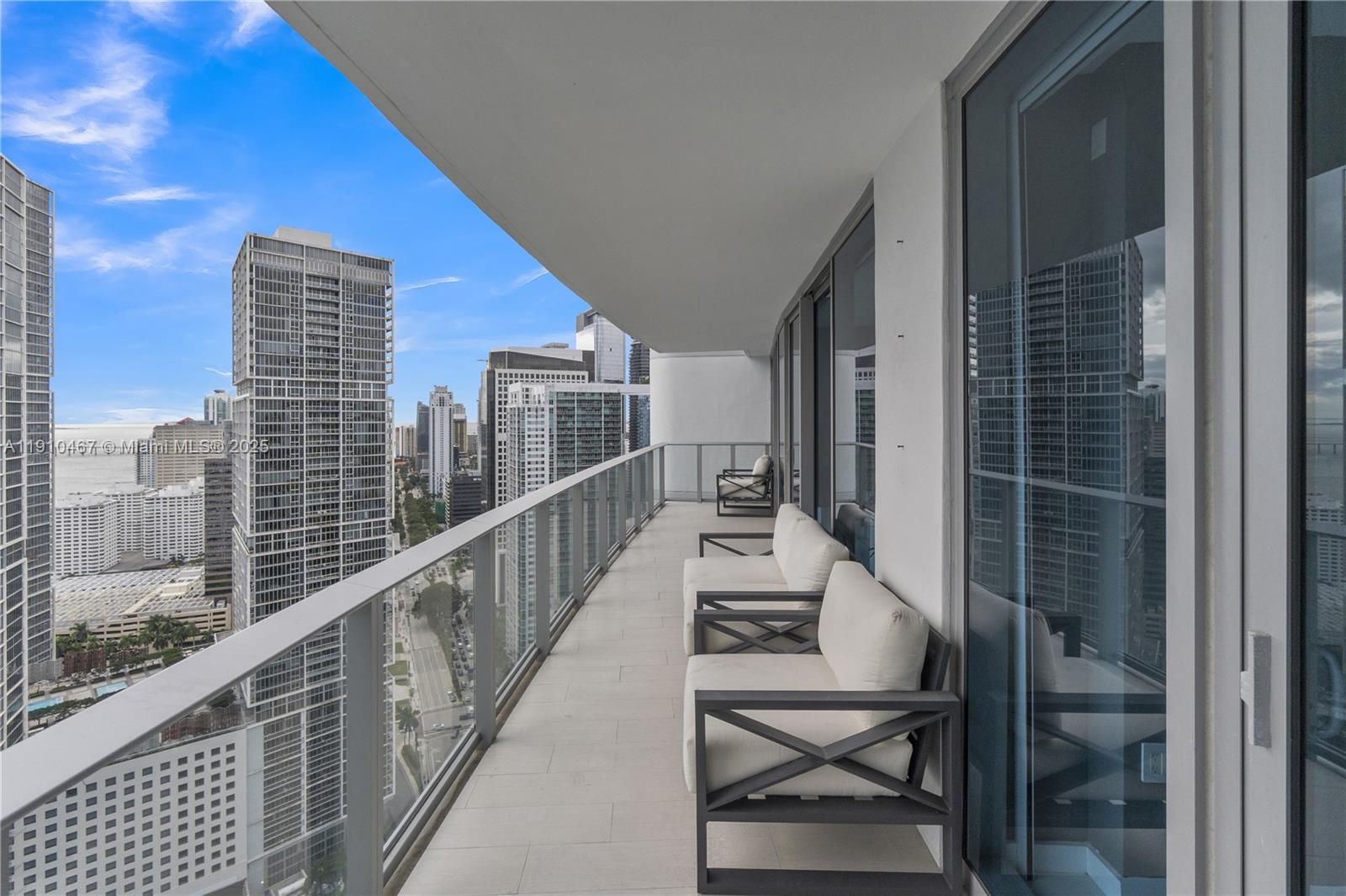 200 Biscayne Boulevard Way #3907, Miami FL 33131