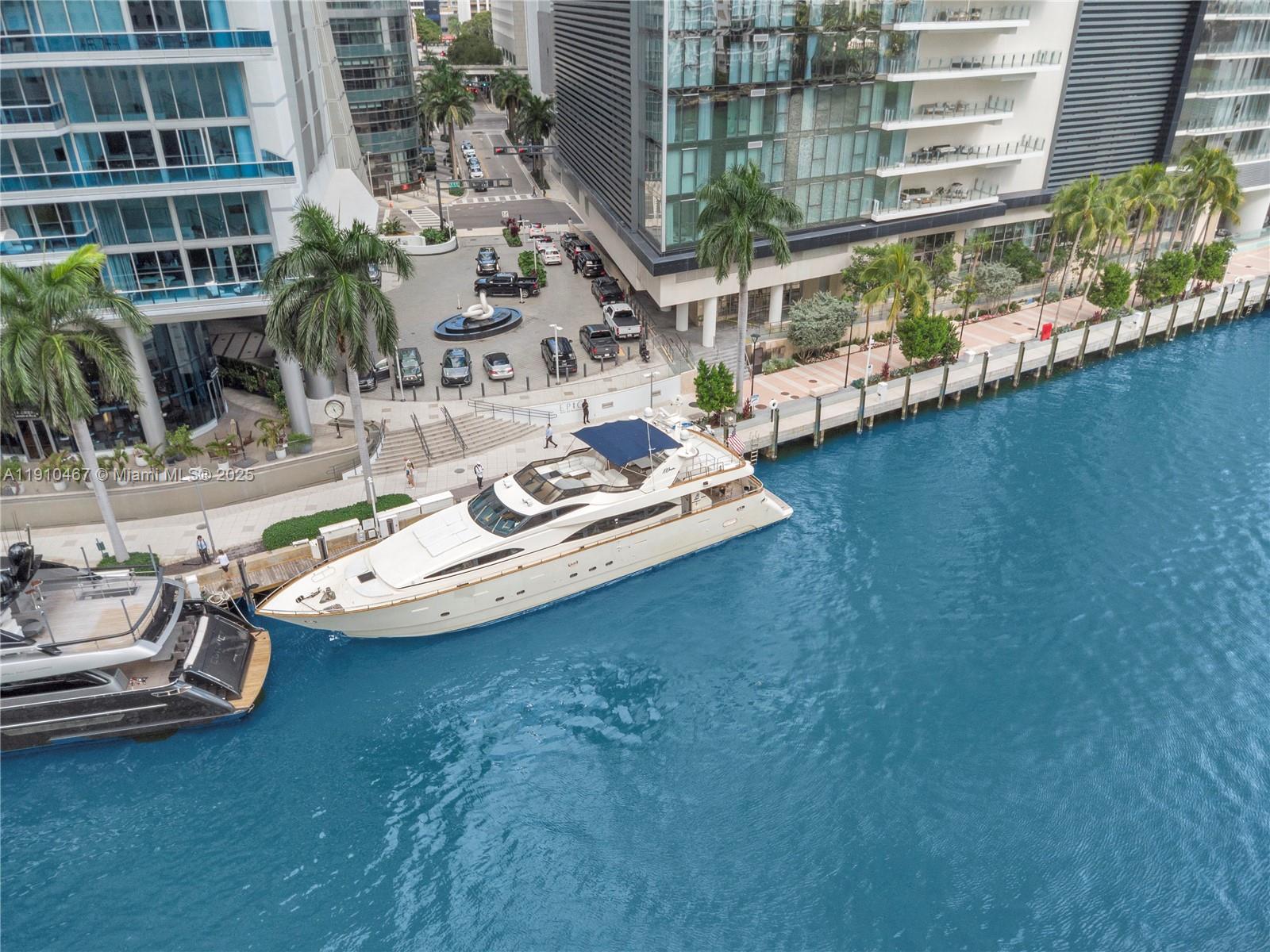 200 Biscayne Boulevard Way #3907, Miami FL 33131