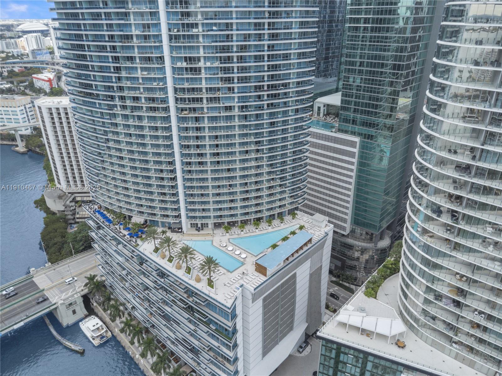 200 Biscayne Boulevard Way #3907, Miami FL 33131