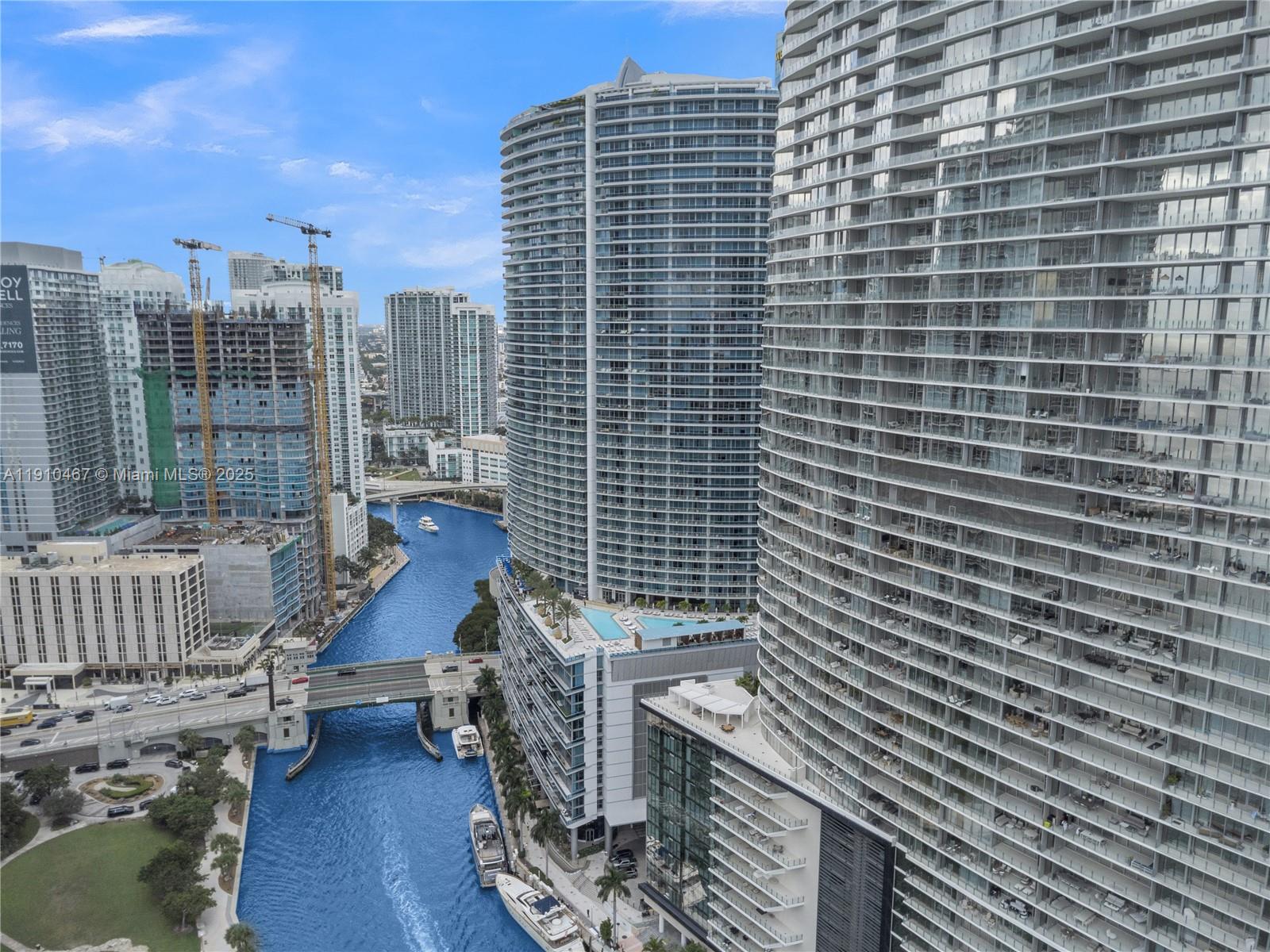200 Biscayne Boulevard Way #3907, Miami FL 33131