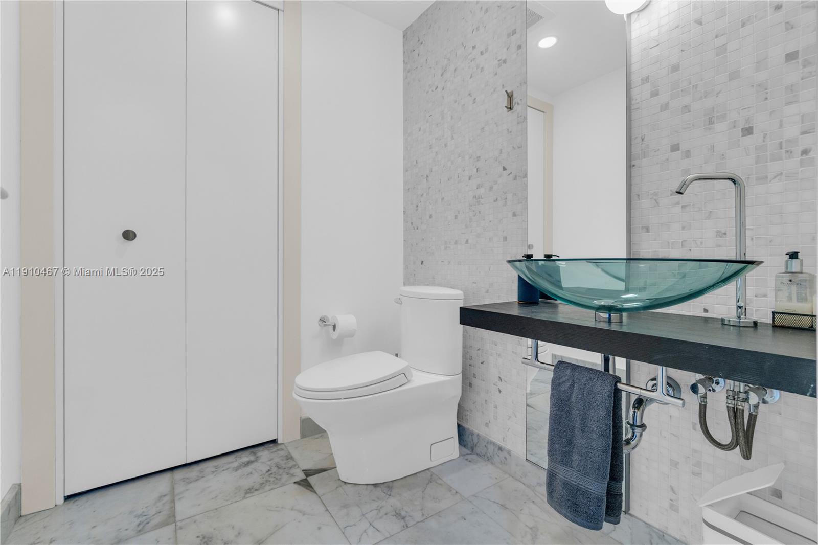 200 Biscayne Boulevard Way #3907, Miami FL 33131
