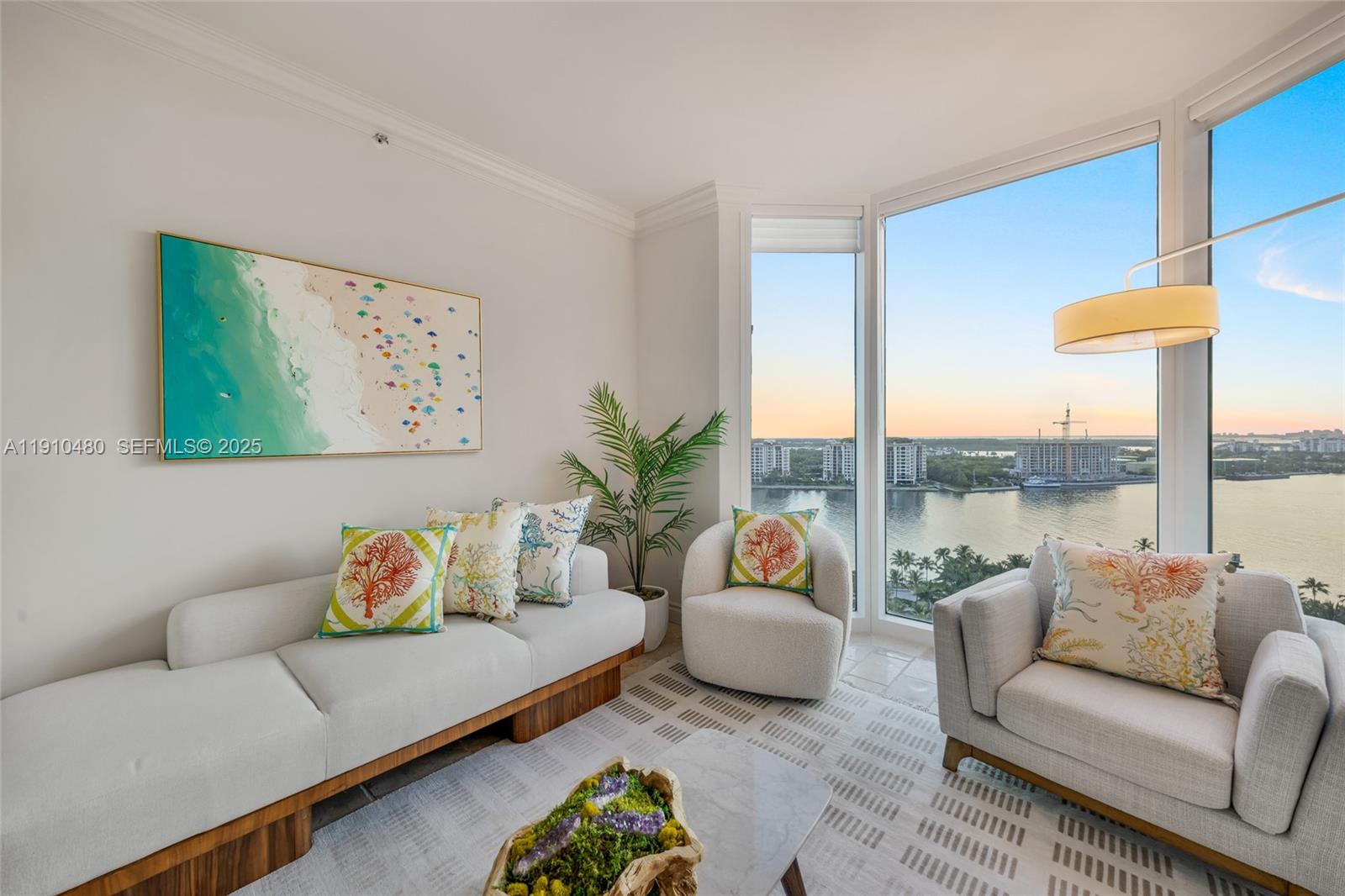 300 S Pointe Dr #1702, Miami Beach FL 33139