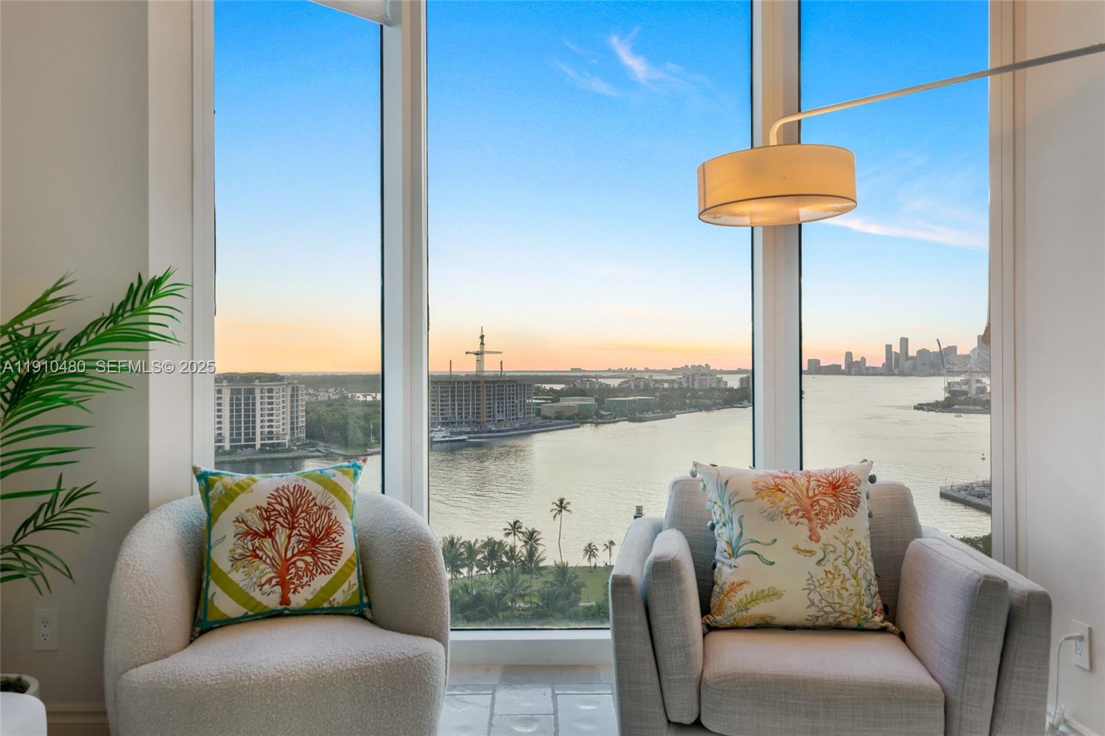 300 S Pointe Dr #1702, Miami Beach FL 33139