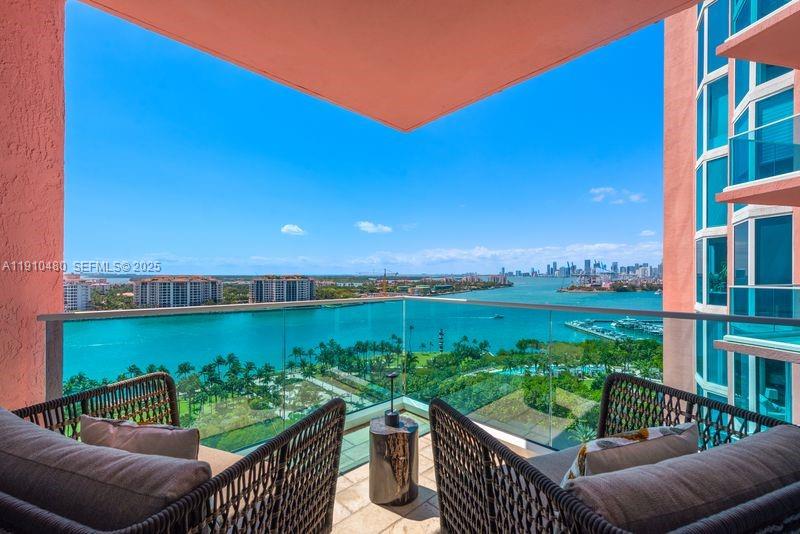 300 S Pointe Dr #1702, Miami Beach FL 33139