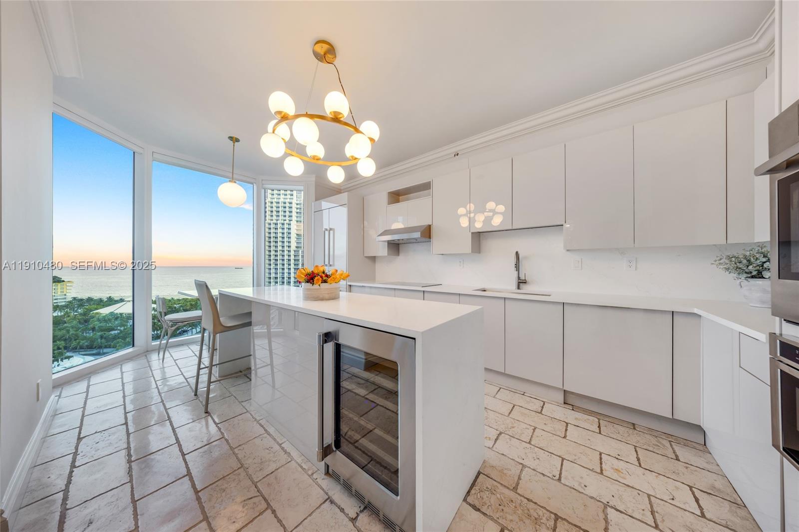 300 S Pointe Dr #1702, Miami Beach FL 33139