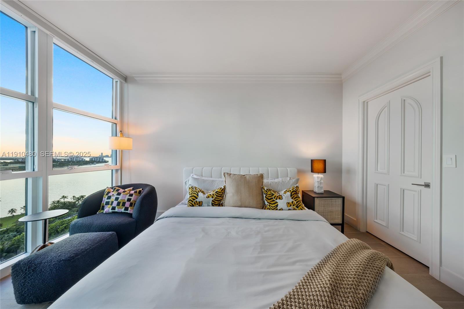 300 S Pointe Dr #1702, Miami Beach FL 33139