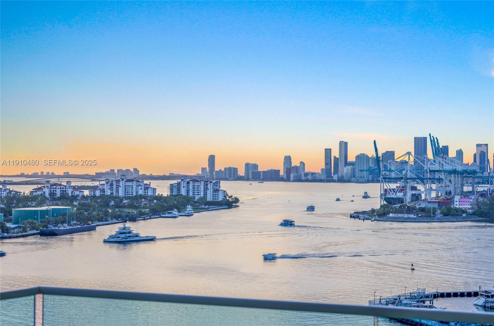 300 S Pointe Dr #1702, Miami Beach FL 33139