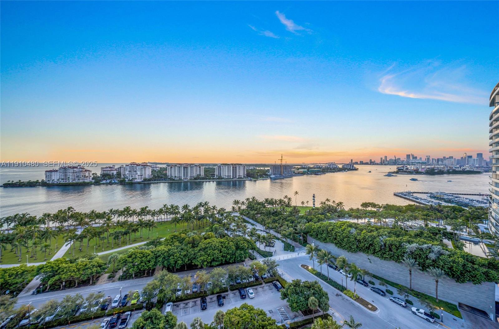 300 S Pointe Dr #1702, Miami Beach FL 33139
