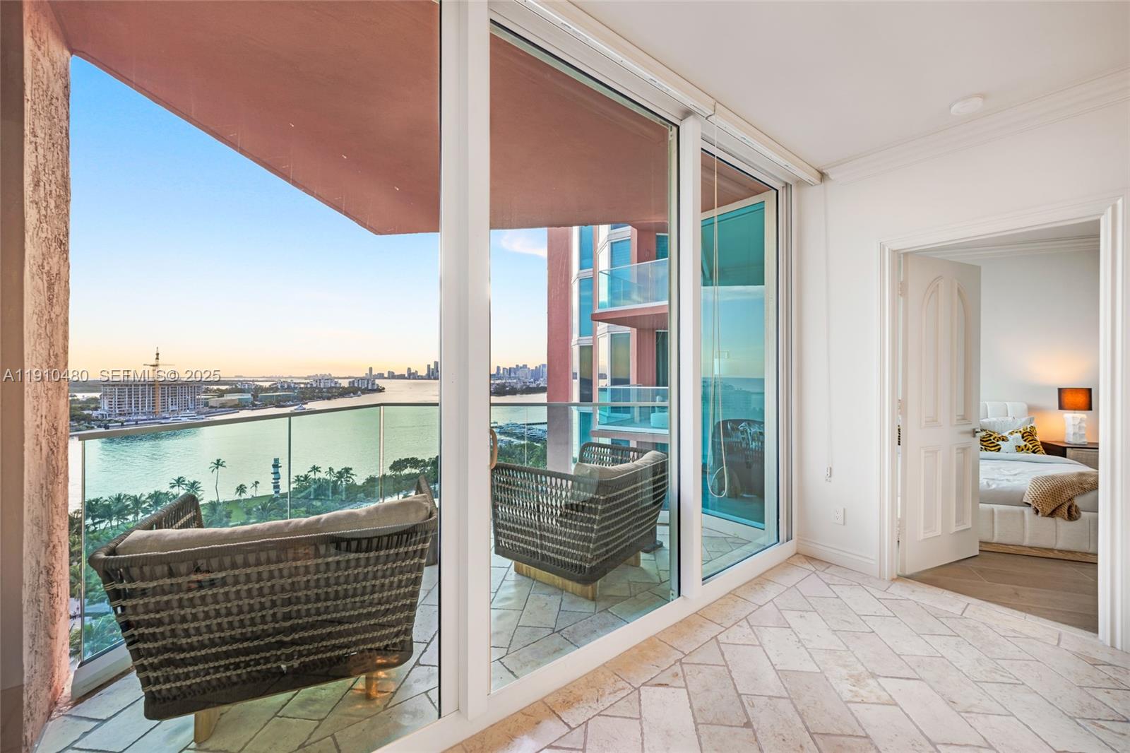 300 S Pointe Dr #1702, Miami Beach FL 33139