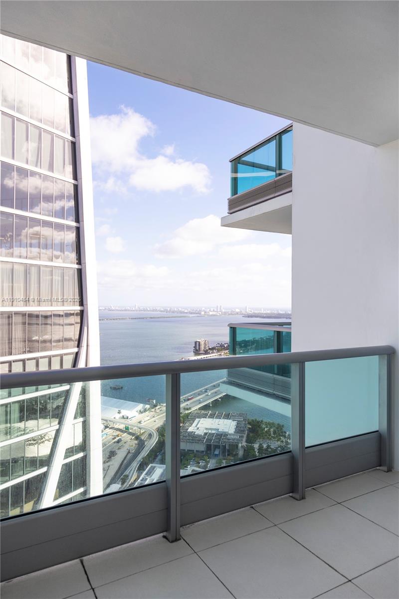 900 Biscayne Blvd #5610, Miami FL 33132