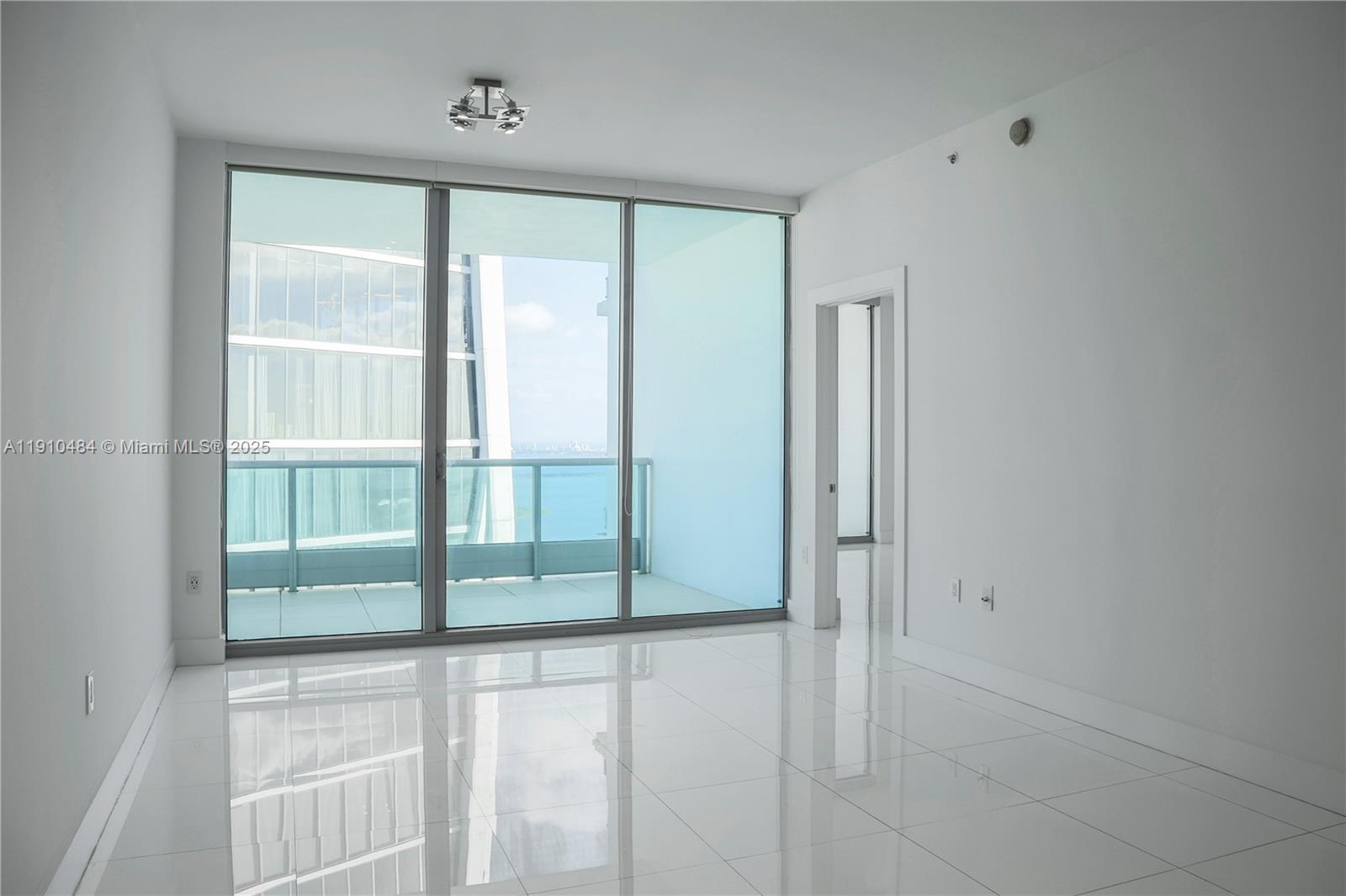 900 Biscayne Blvd #5610, Miami FL 33132