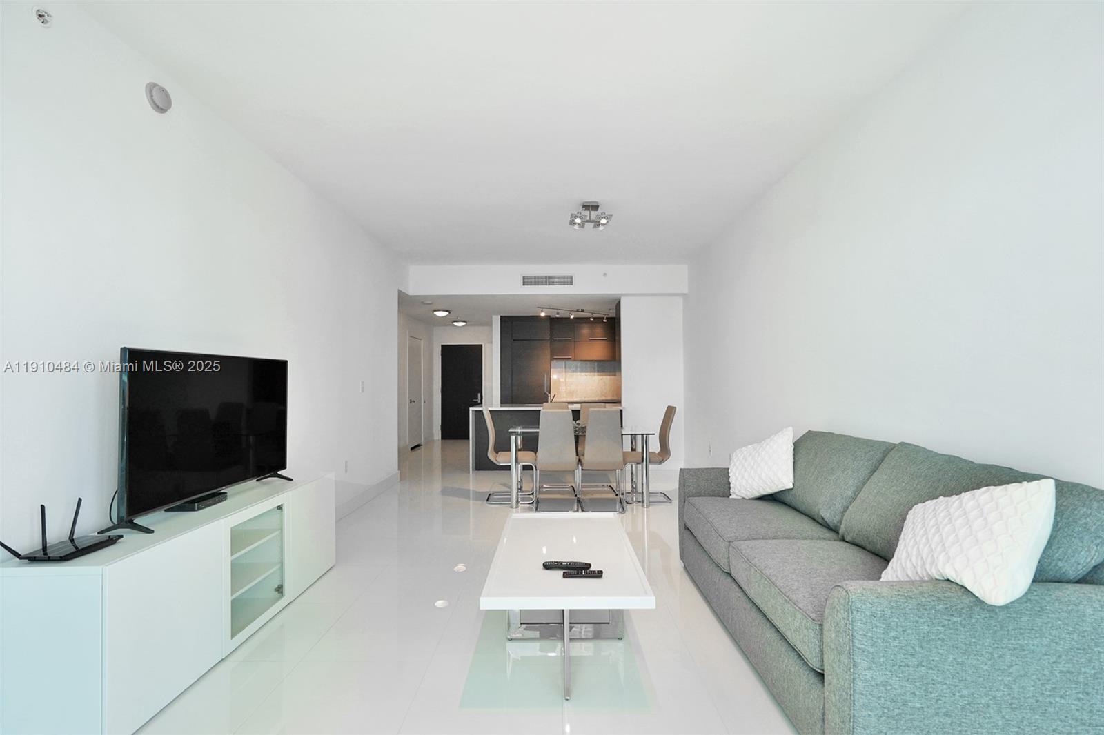 900 Biscayne Blvd #5610, Miami FL 33132