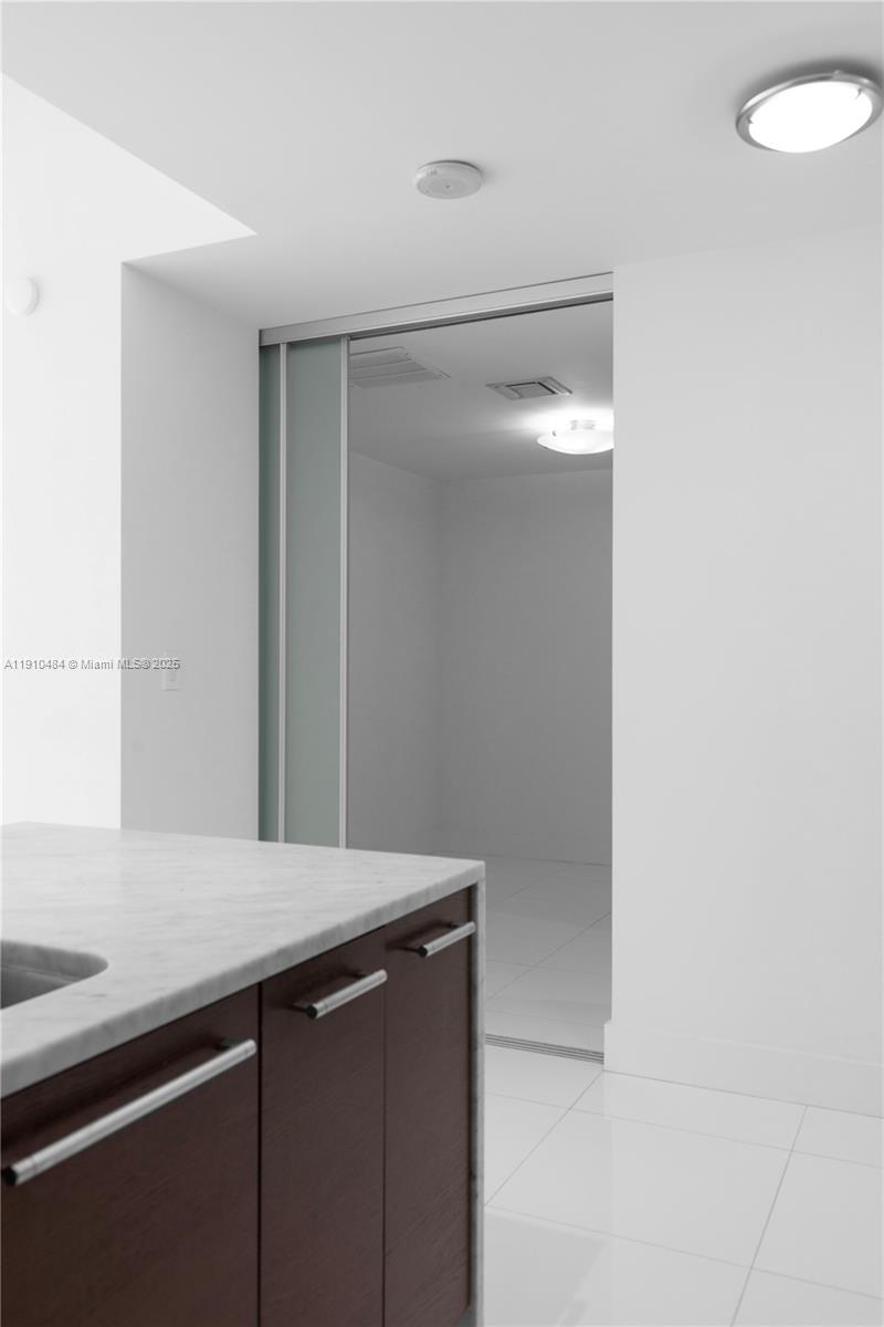 900 Biscayne Blvd #5610, Miami FL 33132