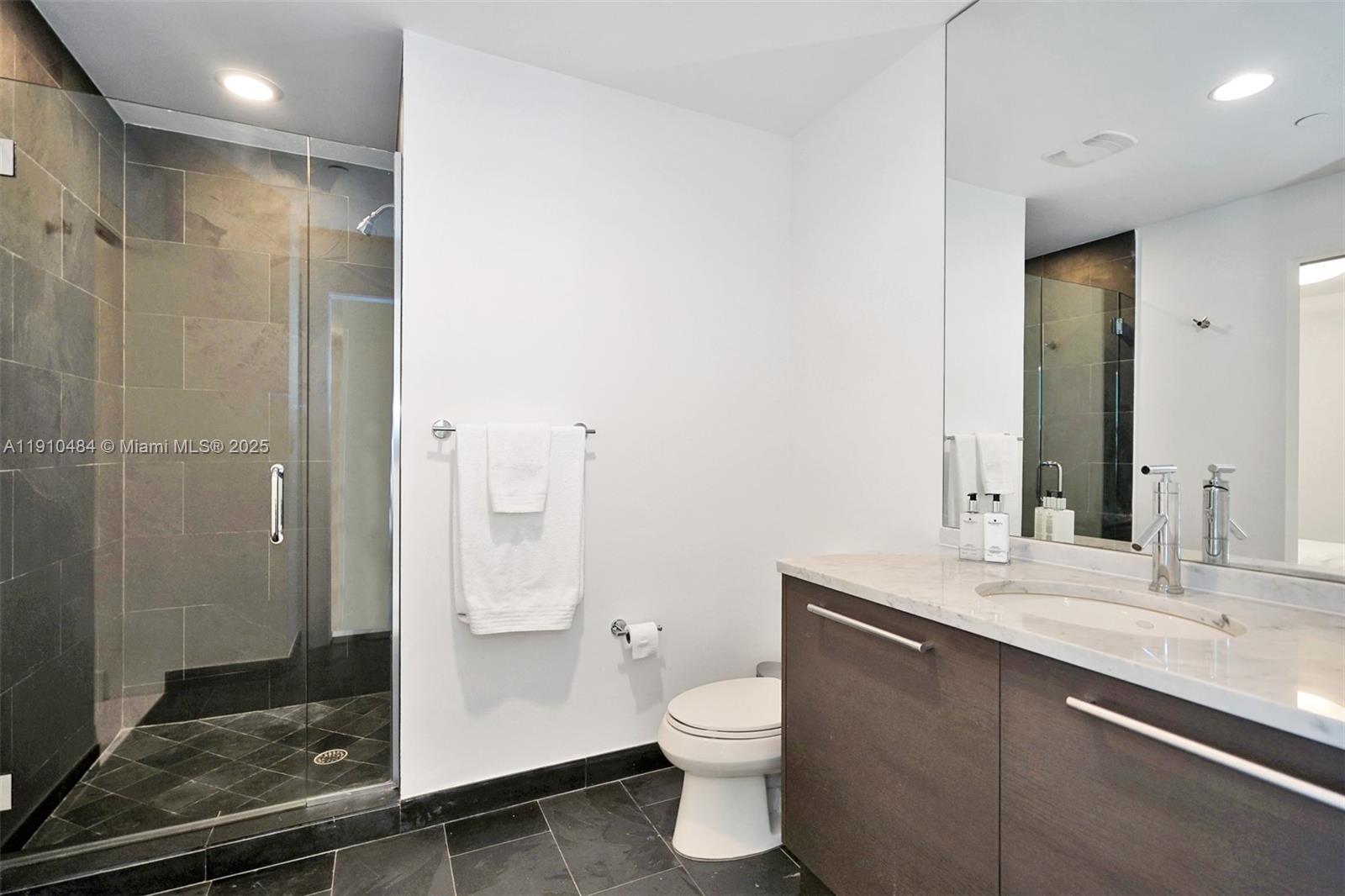 900 Biscayne Blvd #5610, Miami FL 33132