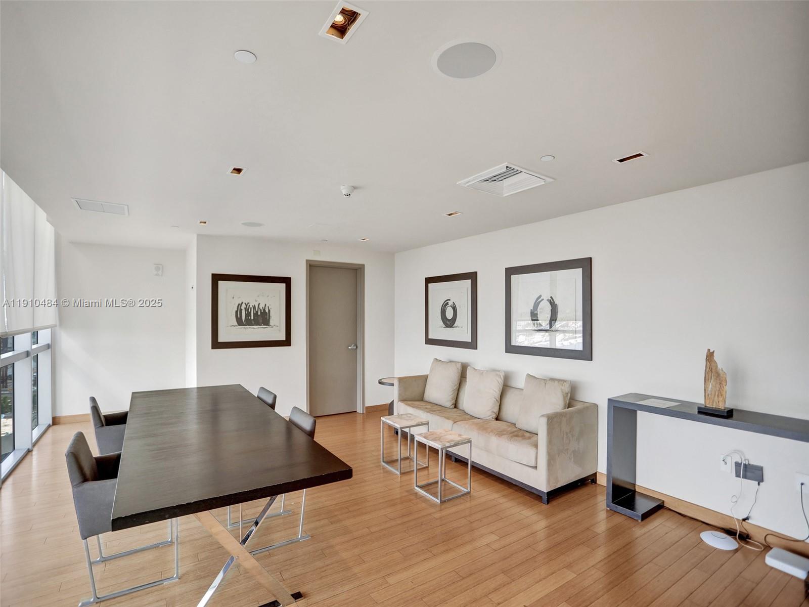 900 Biscayne Blvd #5610, Miami FL 33132