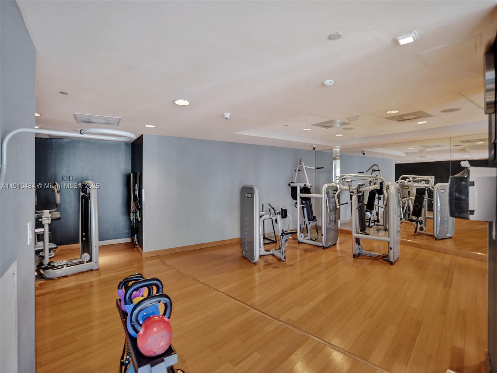900 Biscayne Blvd #5610, Miami FL 33132