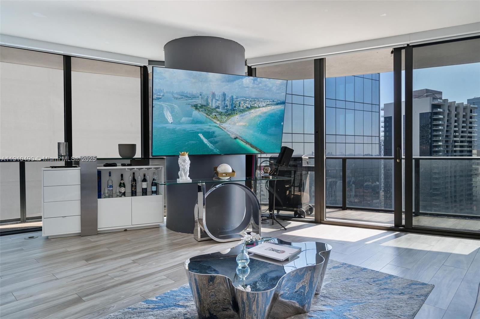801 S Miami Ave #3904, Miami FL 33130
