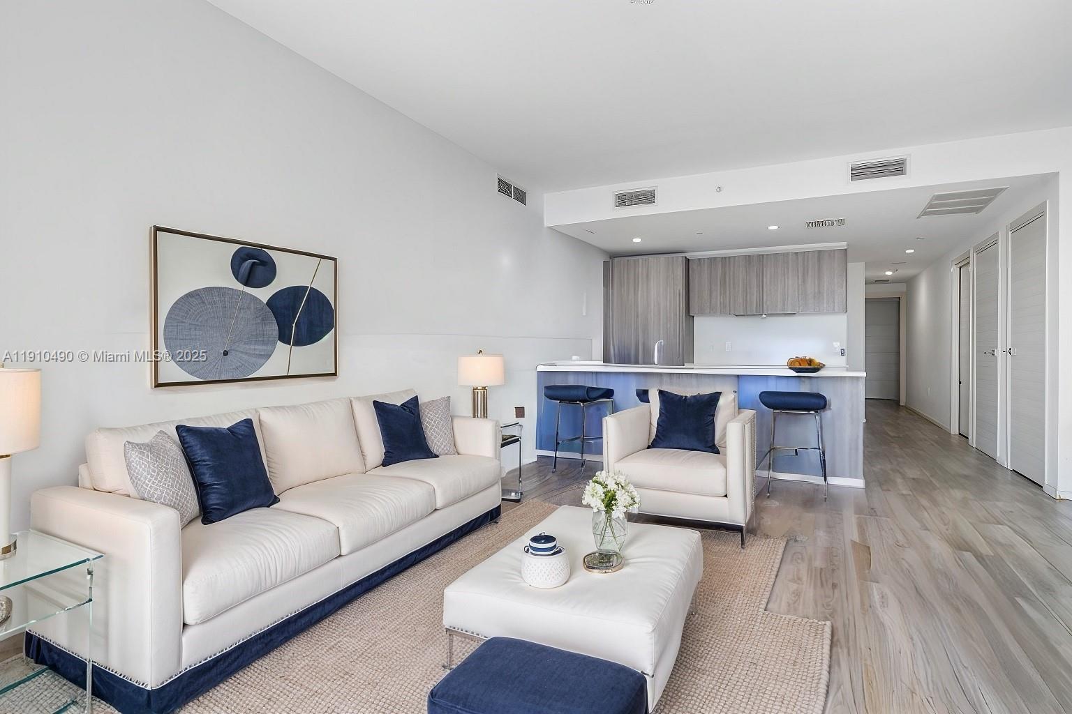 801 S Miami Ave #3904, Miami FL 33130